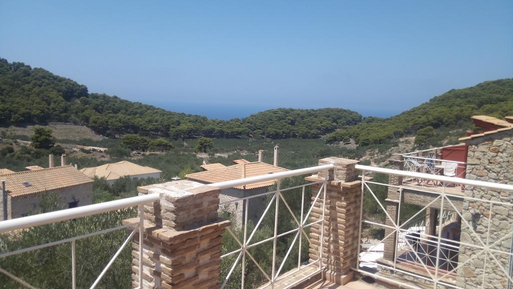 Revera Traditional Stone Villas, Apartments & Studios Keri Exterior foto