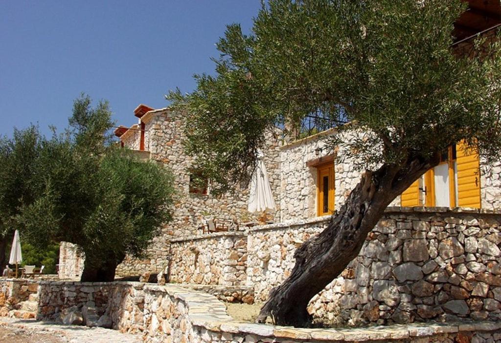 Revera Traditional Stone Villas, Apartments & Studios Keri Exterior foto