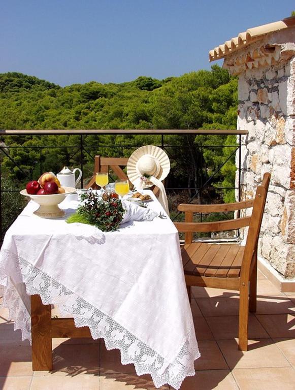 Revera Traditional Stone Villas, Apartments & Studios Keri Exterior foto