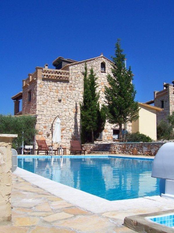 Revera Traditional Stone Villas, Apartments & Studios Keri Exterior foto