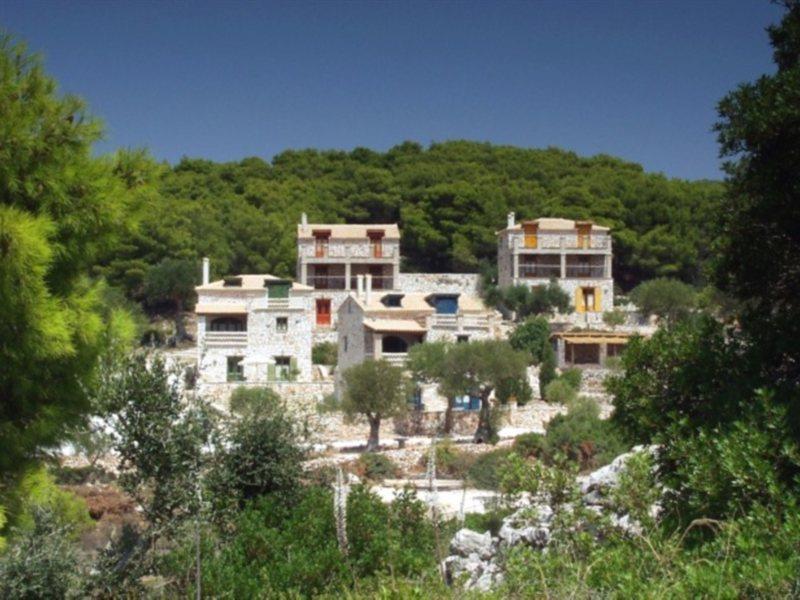 Revera Traditional Stone Villas, Apartments & Studios Keri Exterior foto
