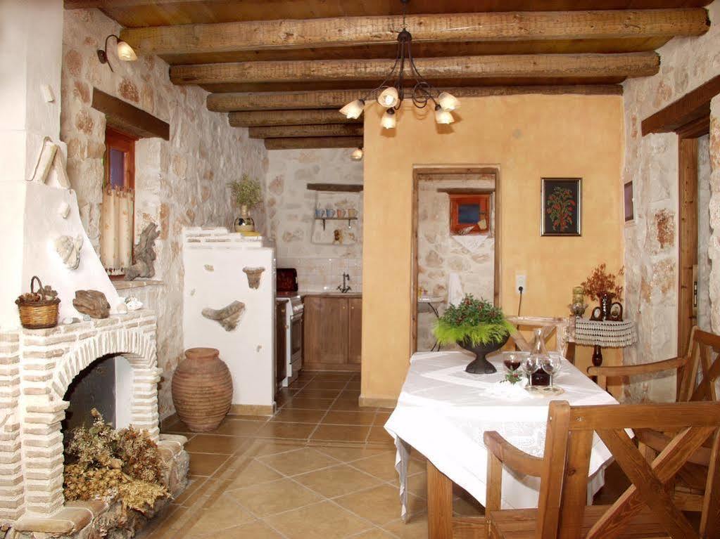 Revera Traditional Stone Villas, Apartments & Studios Keri Exterior foto